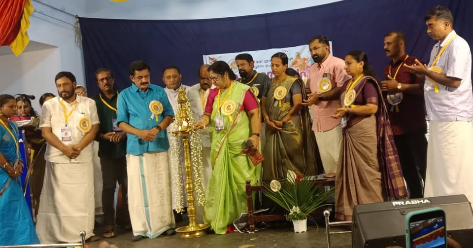 ഉപജില്ല സ്കൂൾ കലോൽസവംമന്ത്രി ഡോ. ആർ. ബിന്ദു ഉദ്ഘാടനം ചെയ്തു.