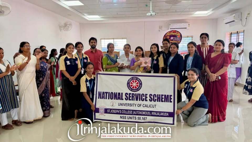 കുഞ്ഞോണക്കോടി സമ്മാനിച്ചു കുഞ്ഞോണക്കോടി സമ്മാനിച്ചു